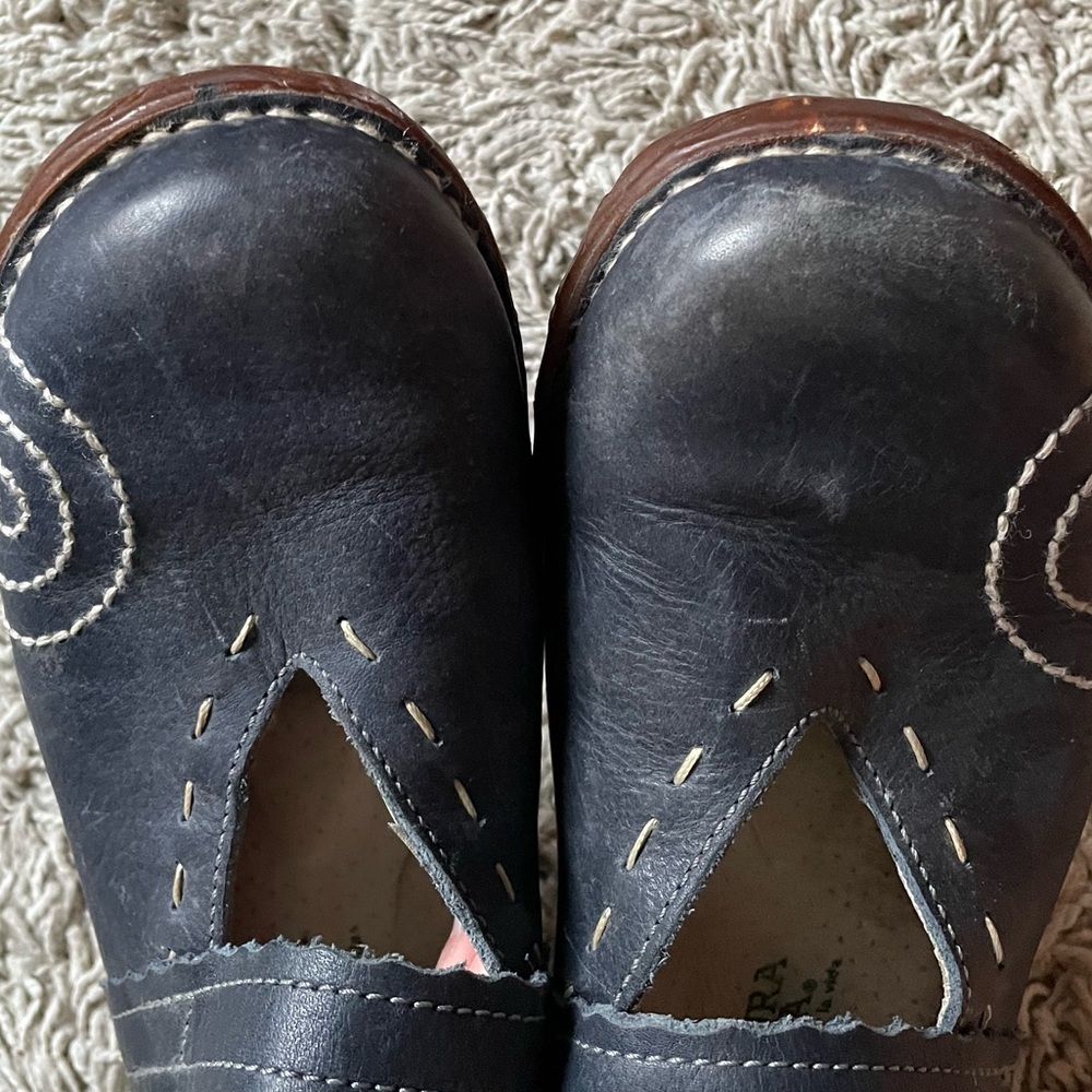 El Naturalista Slip On Clogs - Picture 6 of 6